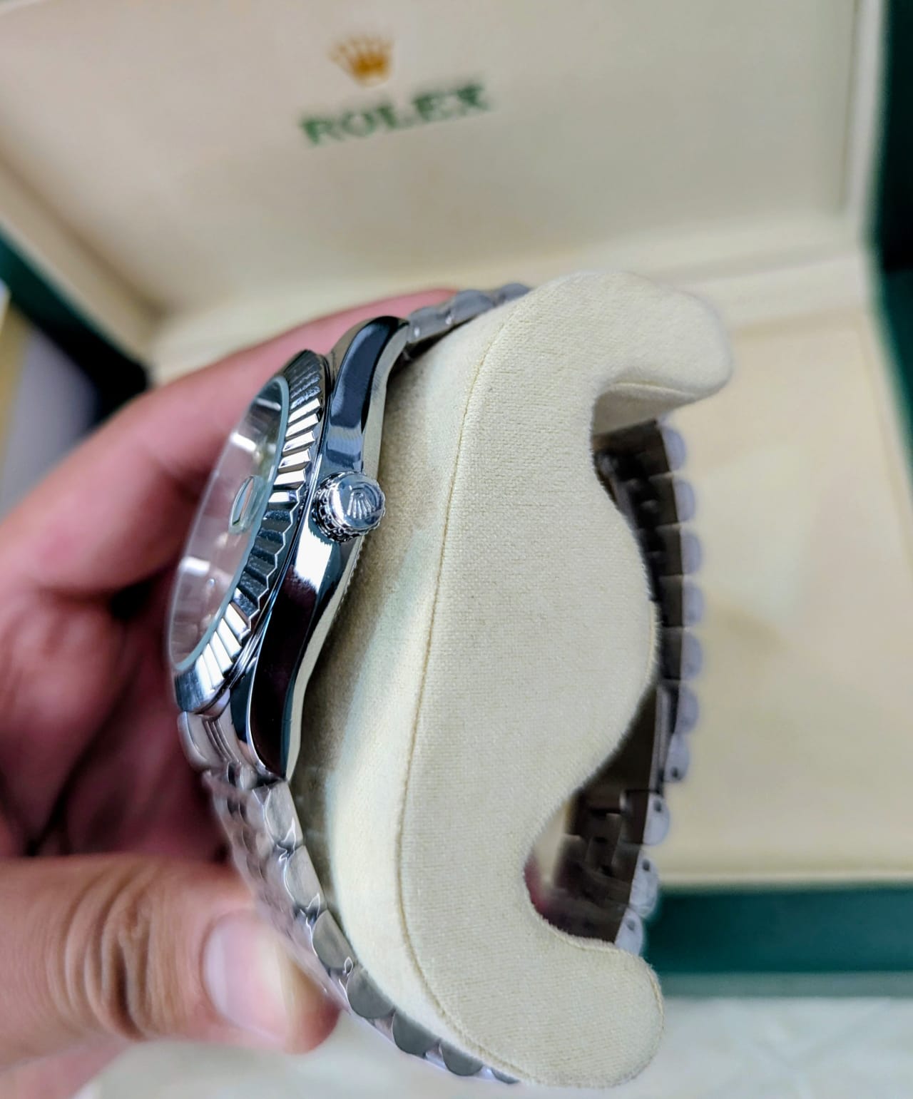 Rolex date just (white dial)