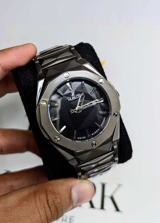 Hublot diamond cut (black dial)